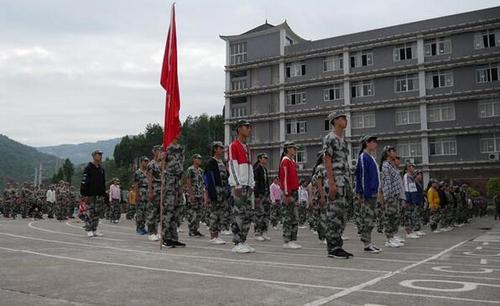 开县实验中学-开县实验中学开学时间是什么时候哦？军训呢？谢谢哦？