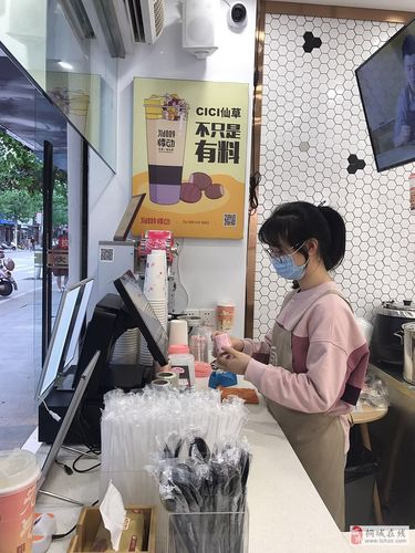 在奶茶店把女朋友做了-奶茶店上班的女生好追吗？