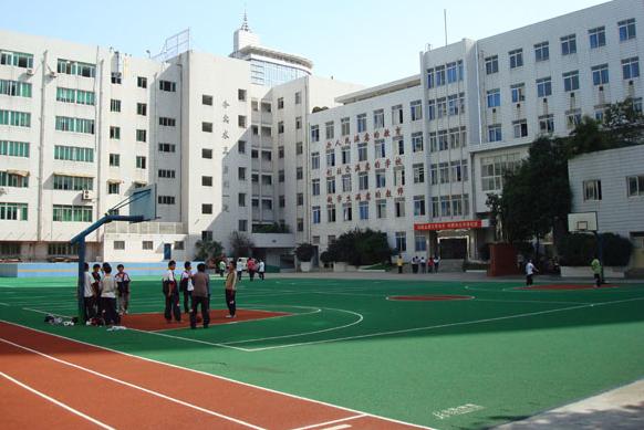 成都西北中学-西北大学桃园校区初中部怎么样？